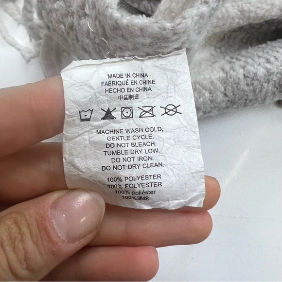 Women’s gray brown flannel plaid blanket L115-22 - Picture 3 of 3